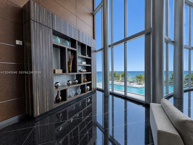 Building Photo - 17001 Collins Ave