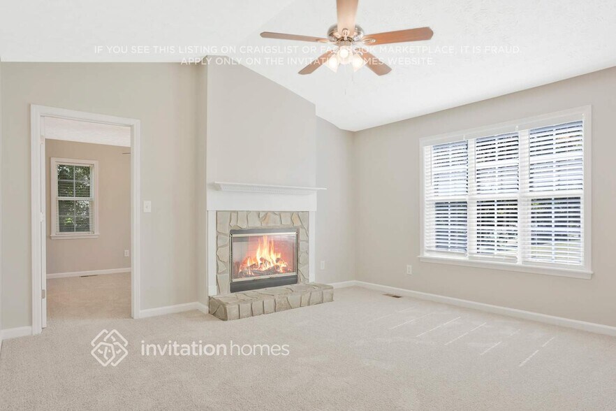 Building Photo - 301 Willow Ln
