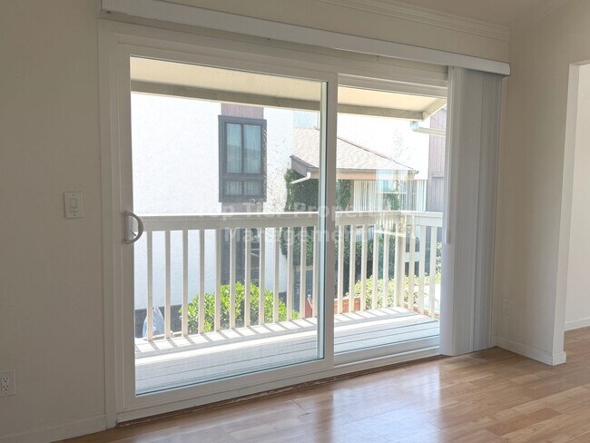 Building Photo - ***Beautiful Oceanfront 3 bed, 2 bath, 2,076 sqft House in Carlsbad Village - Available 06/15***
