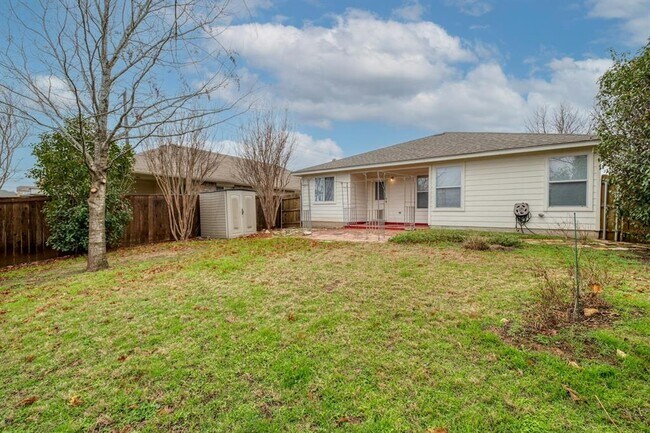 Building Photo - 104 Pinnacle Dr