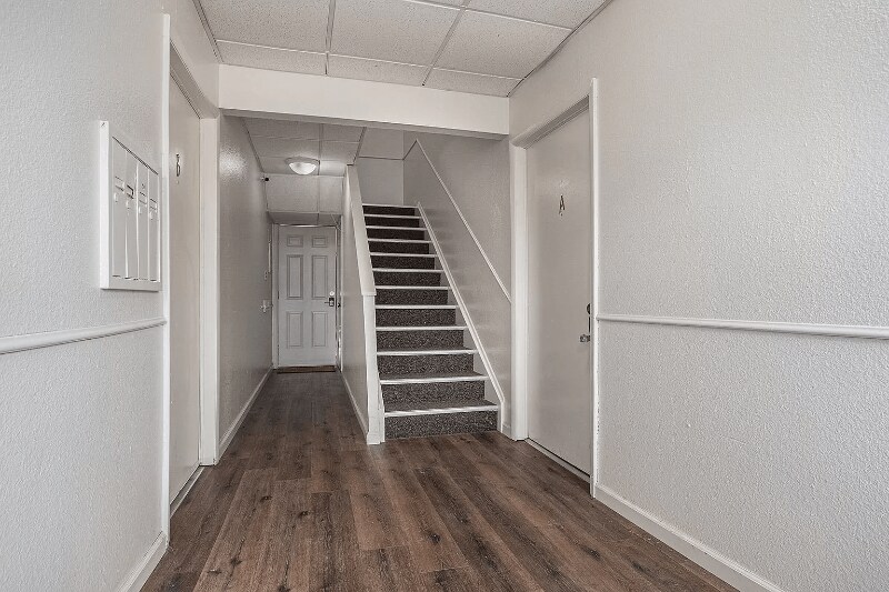 Building Photo - 4215 Loomis Ave