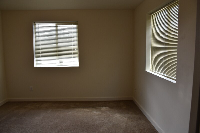 Building Photo - 8372 Wabash Ave S