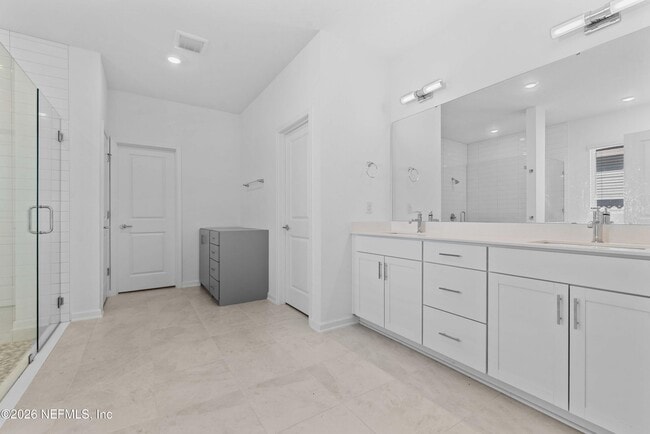 Building Photo - 64 Silver Heron Wy