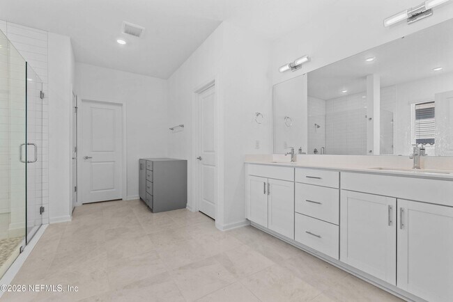 Building Photo - 64 Silver Heron Wy