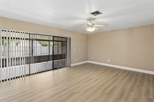 Building Photo - 1315 Egret Rd