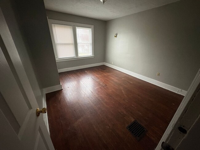 Building Photo - 180-182 North Powell Ave