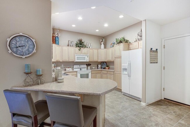 Building Photo - 8074 W Beck Ln