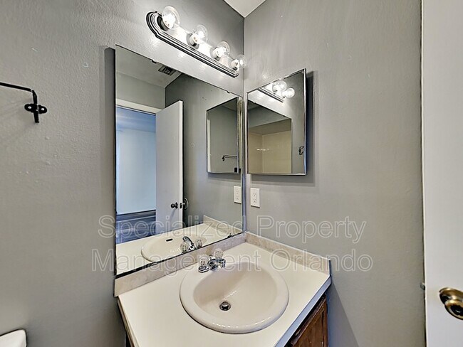 Building Photo - 3235 Vishaal Dr