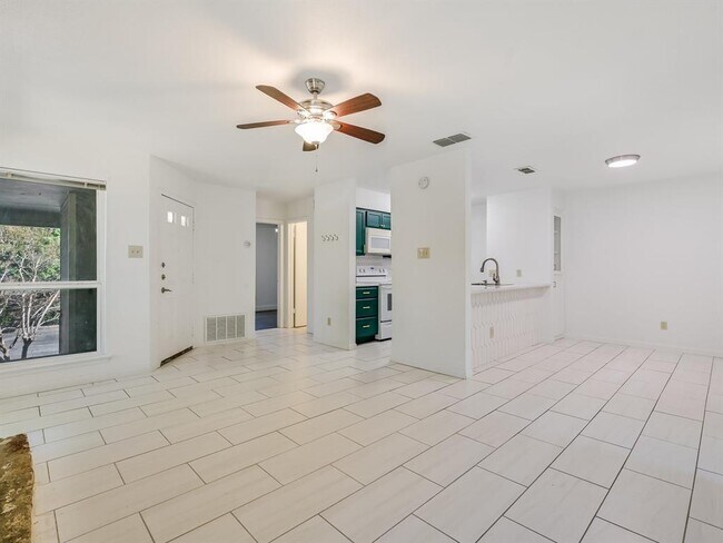 Building Photo - 10616 Mellow Ln