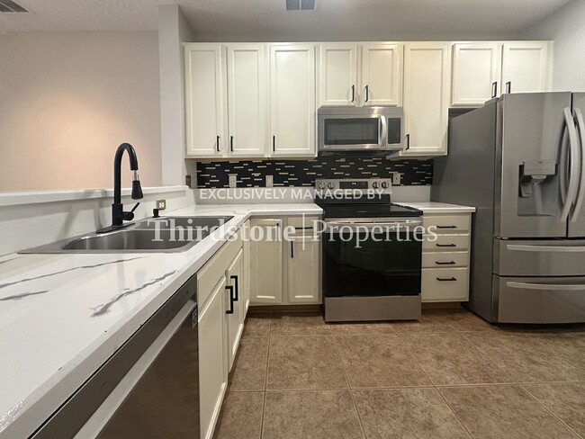 Building Photo - 6131 Bartram Village Dr