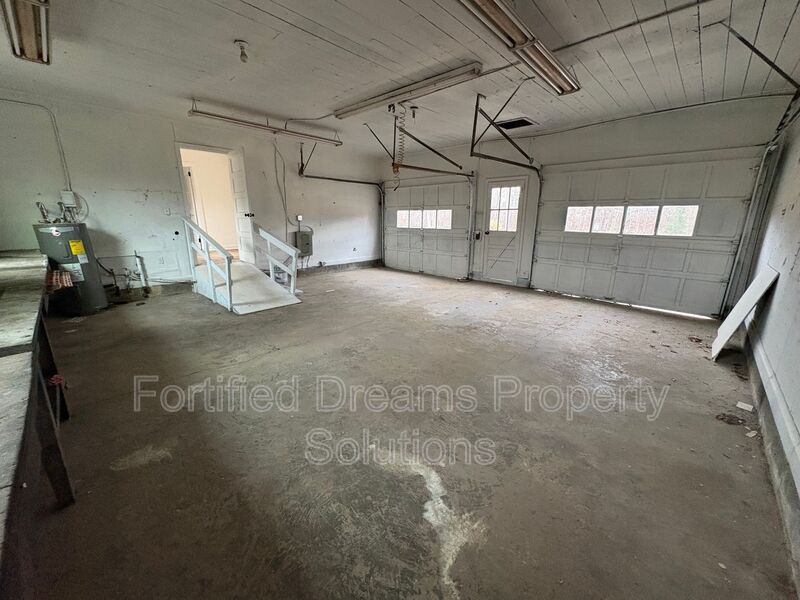 Building Photo - 429 Peeden Dr