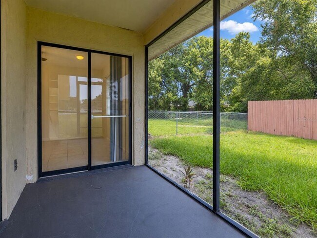 Building Photo - 658 Royalty Ct