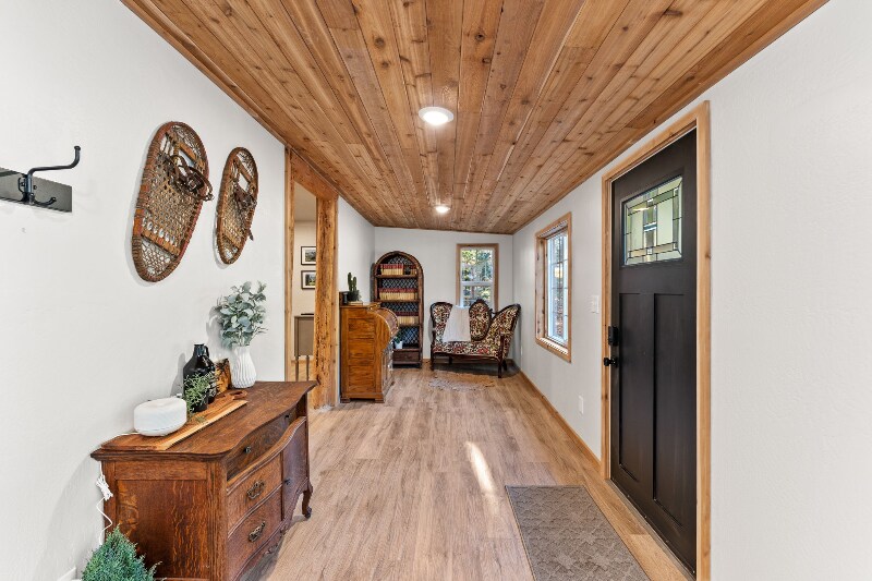 Building Photo - 13989 ID-97