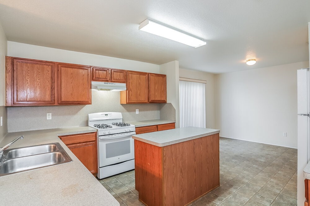 Building Photo - 20830 Banyan Crest Ln