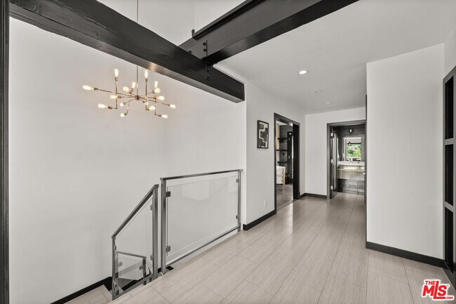 Building Photo - 28207 Laura La Plante Dr
