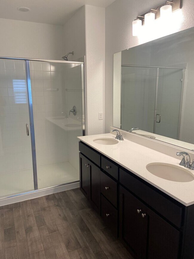 Building Photo - Cozy 3bdrm, 3 bath home in Rancho Cordova