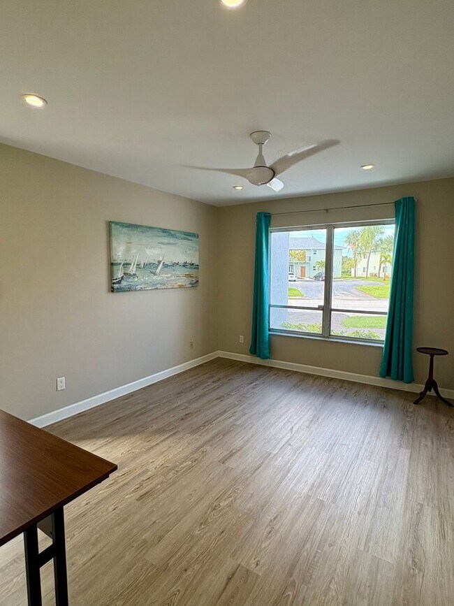 Building Photo - WATERFRONT 2/2 Condo in Stuart **Pics Coming Soon**