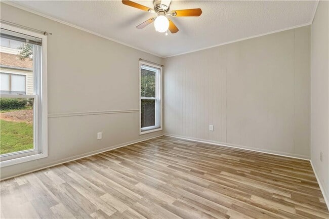 Building Photo - 694 Serramonte Dr