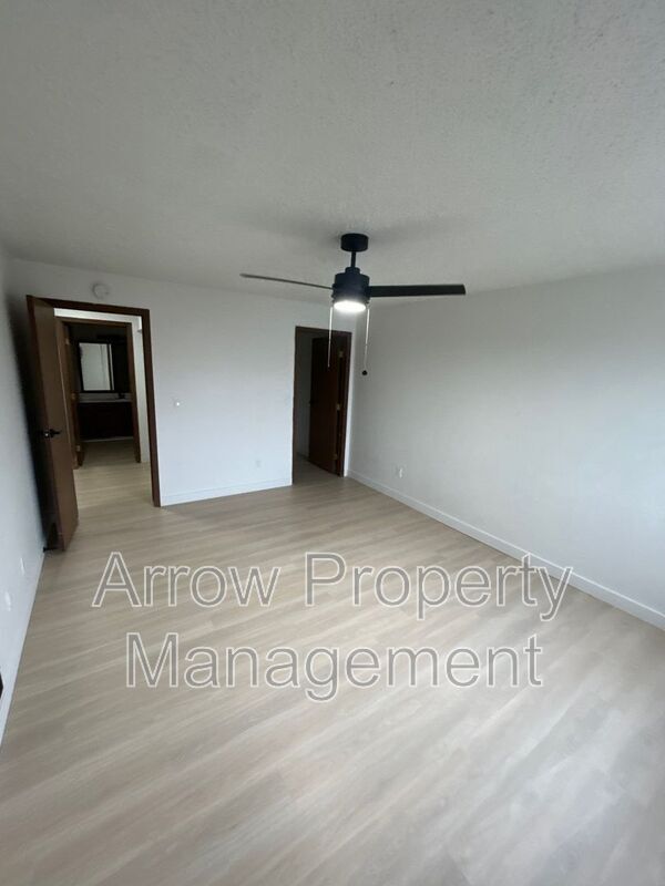 Building Photo - 203 E Arbor Ave