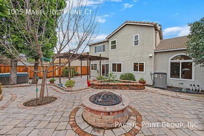 Building Photo - 1005 Mabel Josephine Ct