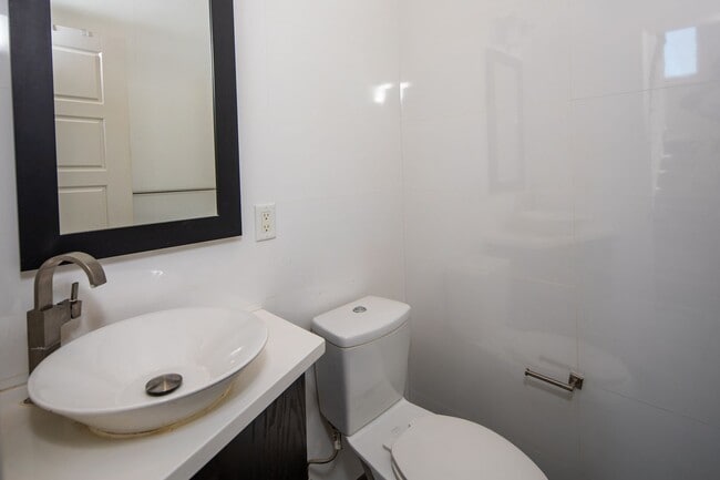 Building Photo - Resort Style 2BD Townhome in Origen at Civ...