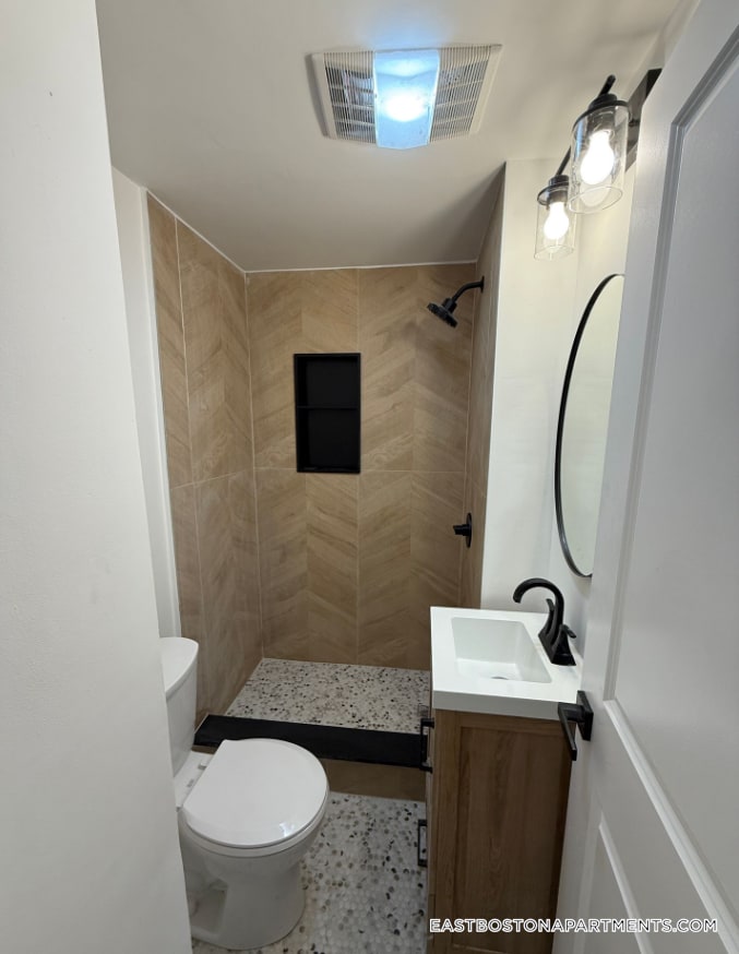 Building Photo - 20 Chelsea St