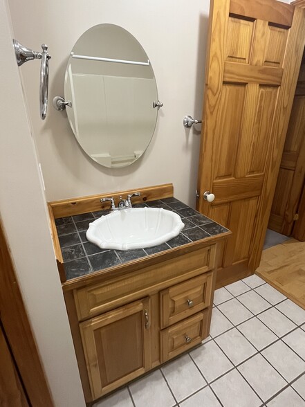 Bathroom - 79 Lawrence Rd
