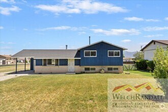 Building Photo - Charming Single Family Home in Hooper