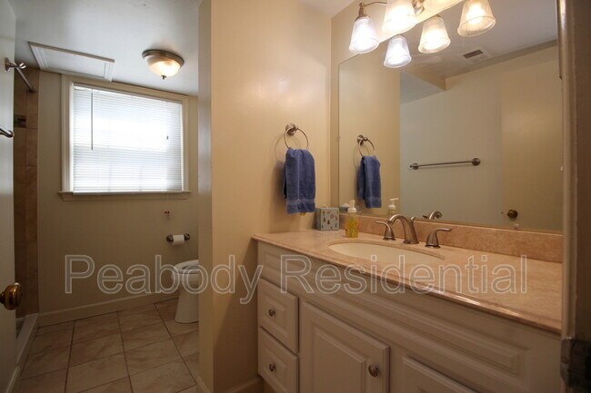 Building Photo - 5810 Sunderland Ct