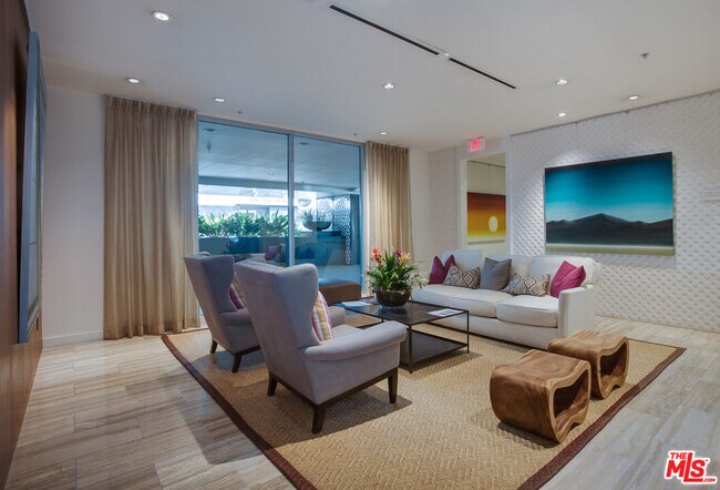 Building Photo - 3111 Vía Dolce