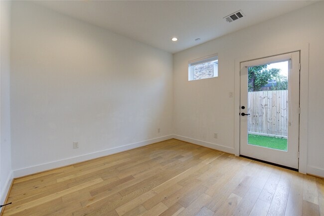 Building Photo - 10926 Fire Creek Dr