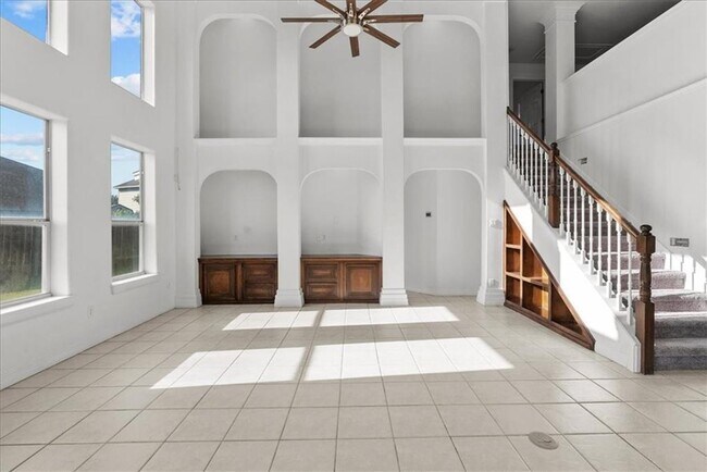 Building Photo - 3/2 Southside over 2000 sqft