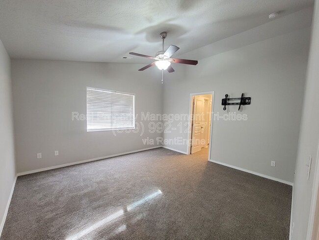 Building Photo - 6206 Maryhill Ln