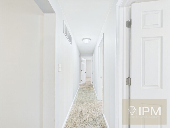 Building Photo - Spacious 3 Bedroom, 1 Bath Home in Central Dauphin Schools!