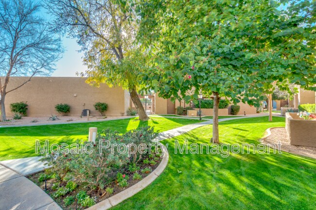 Building Photo - 4444 E Paradise Village Pkwy N