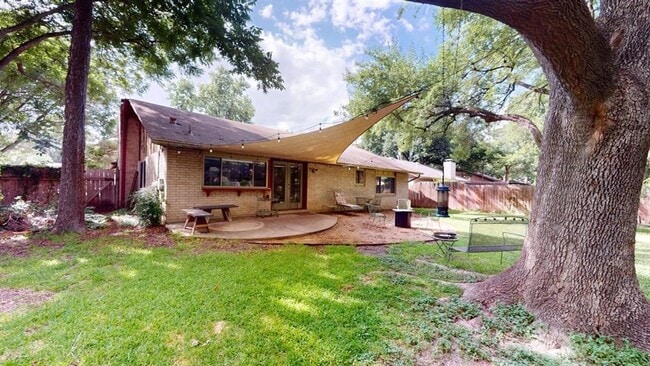 Building Photo - 9215 Hunters Trace E