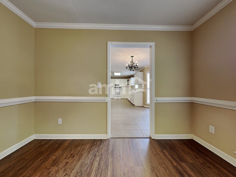 Building Photo - 4465 Greenfield Way Dr
