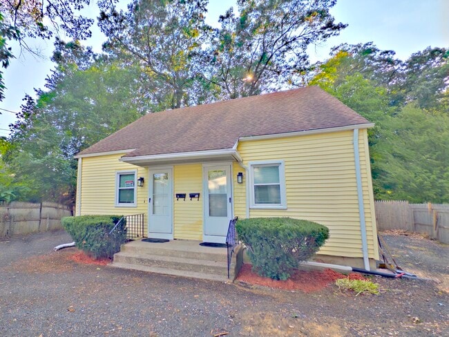 Building Photo - 8 Howard Ct