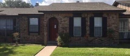 Building Photo - 1503 Barcelona Way Dr