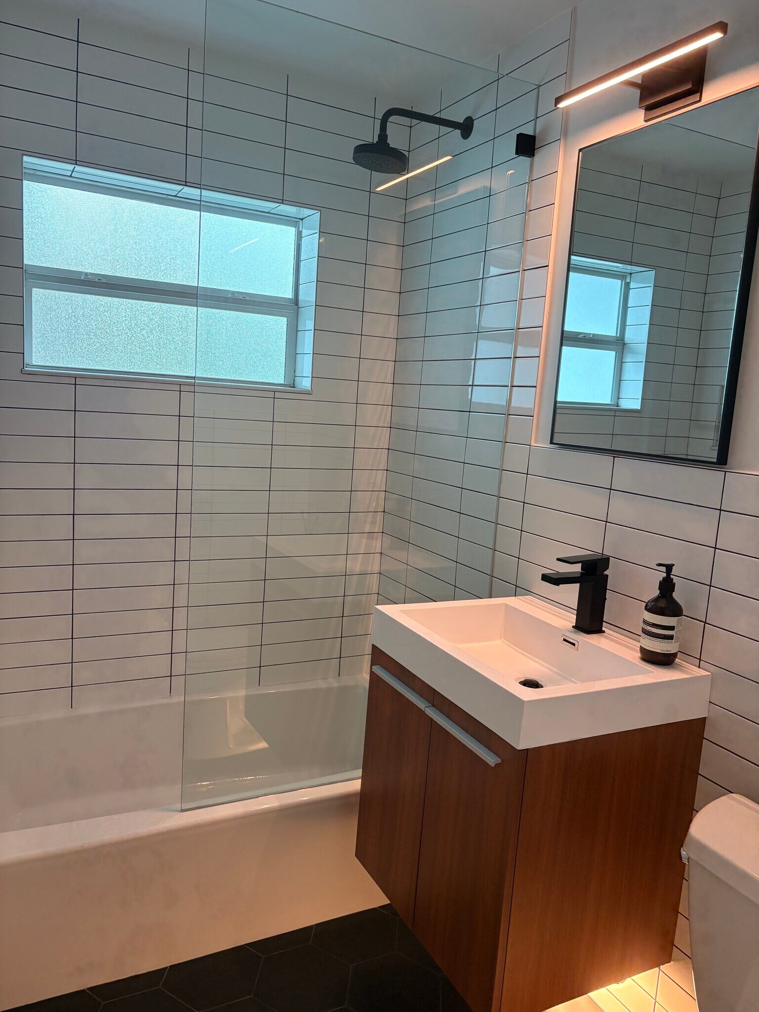 Building Photo - 301 3rd Ave