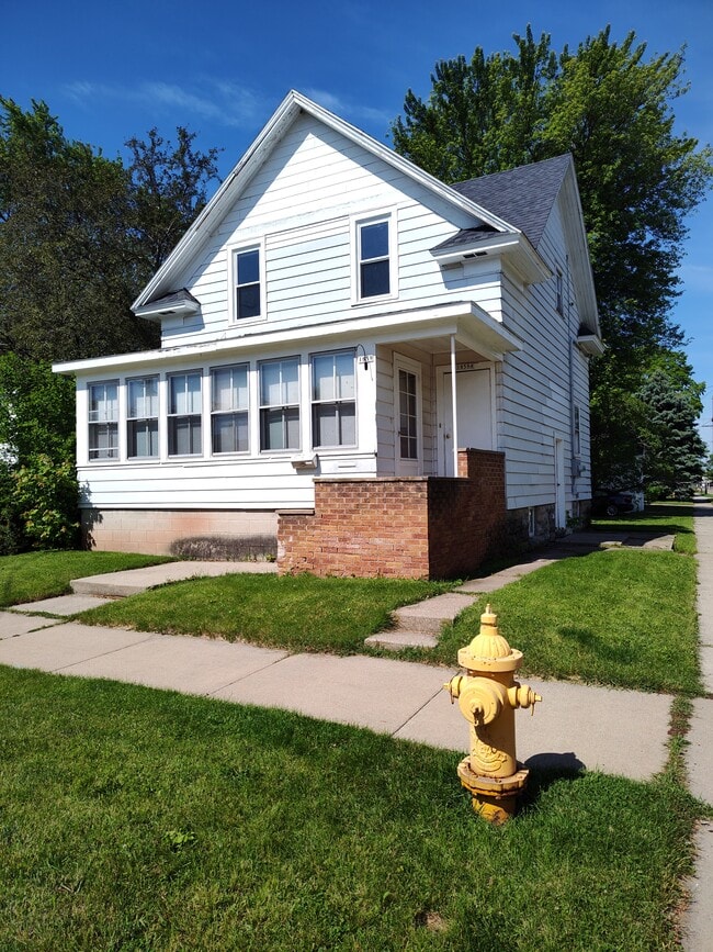 Building Photo - 1859 Mount Vernon St