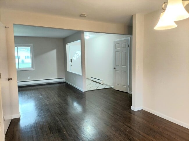 Building Photo - 34 Spier Ave