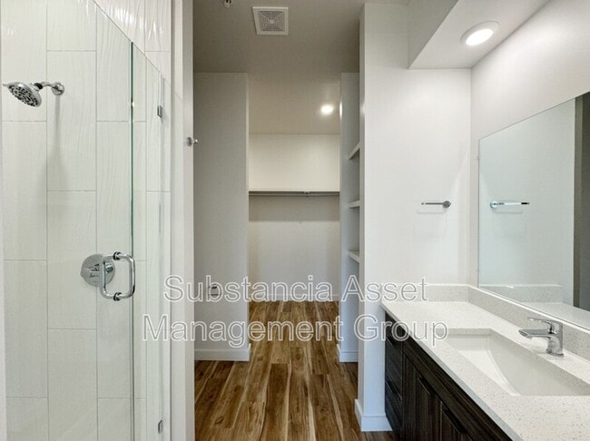 Building Photo - 1653 Midtown Pl