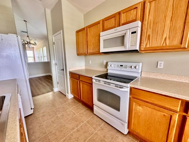 Building Photo - 3900 Playa Del Sol Dr