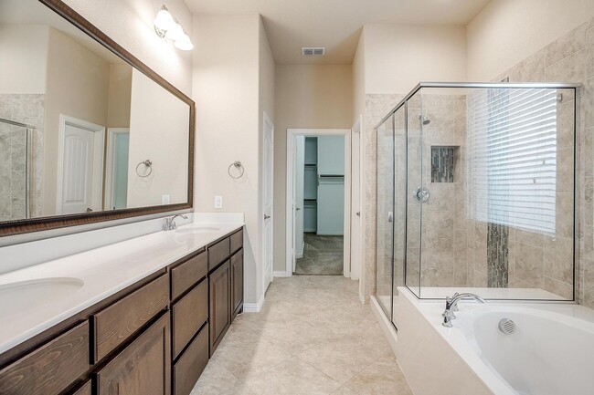 Building Photo - Beautiful 5 Bed, 3 Bath, 2-Story Home in Morningstar Subdivision- Aledo ISD- 76008