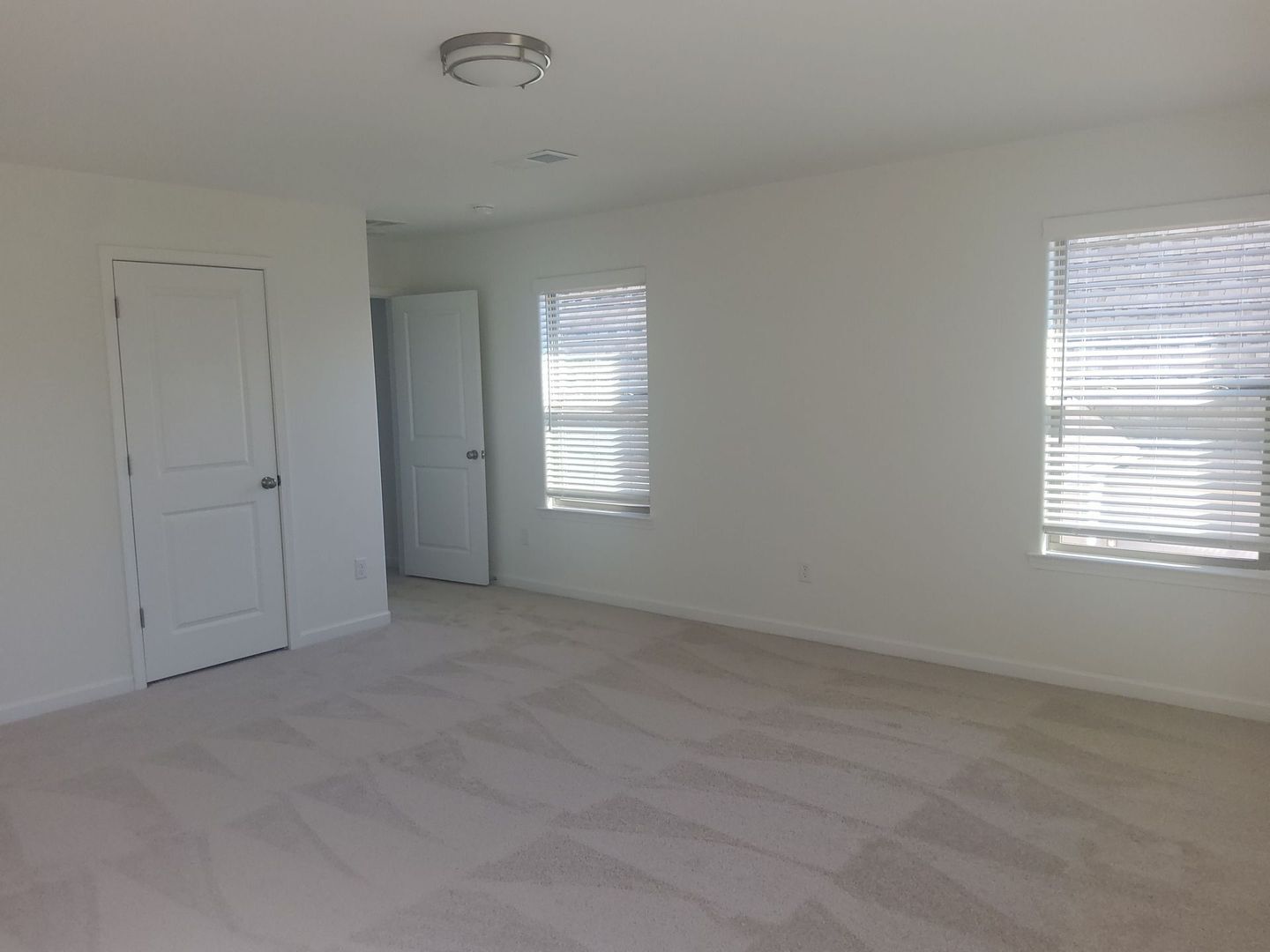 Building Photo - 360 Green Willow Dr