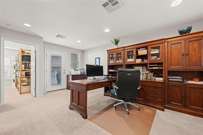Building Photo - 1201 Highknoll Ln