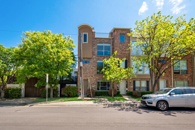 Building Photo - 2718 Floyd St