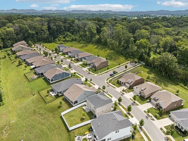 Building Photo - Clover Glen Rental