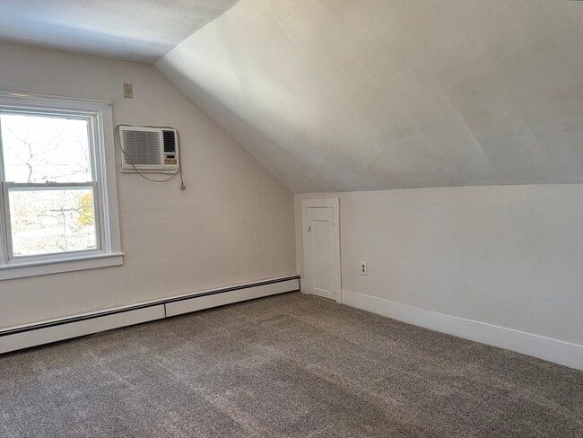 Building Photo - 37 Oak St